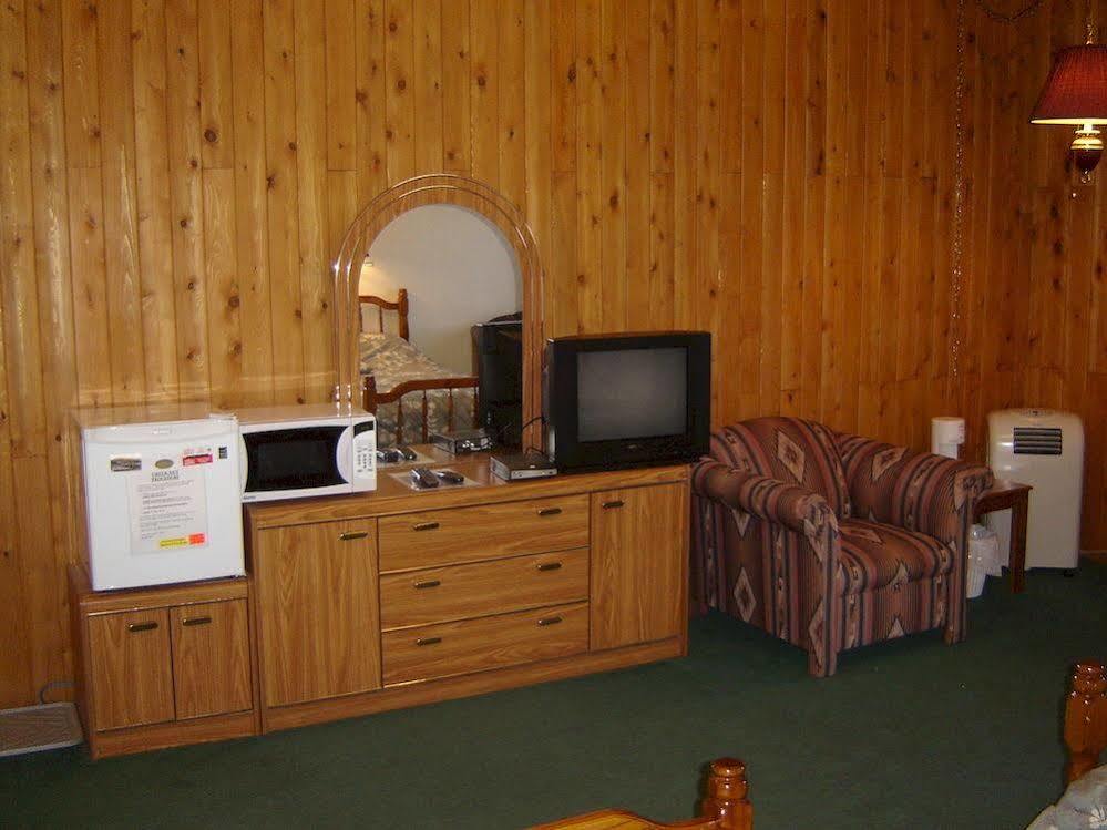 Madawaska All Star Resort מראה חיצוני תמונה